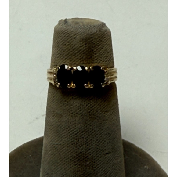 Vintage Town & Country 14K Plumb Gold Sapphire 3 Stone Ring Diamonds Size 5 - Picture 5 of 8